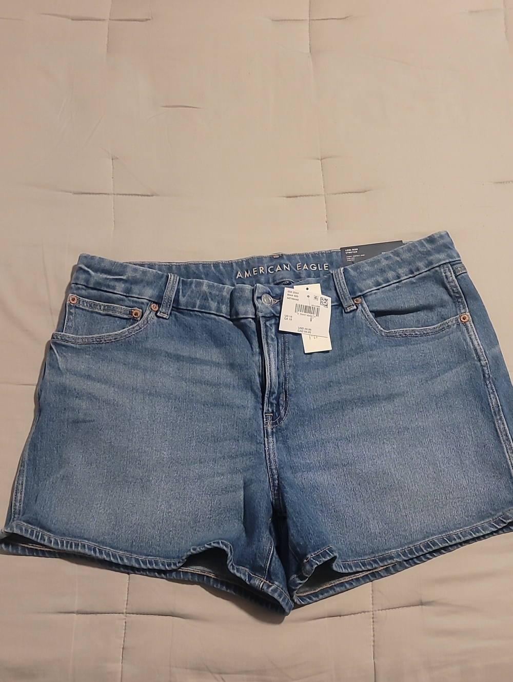 American Eagle Women's Curvy Perfect Low-Rise Midi Shorts In Medium Vintage Wash